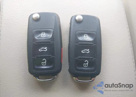 2012 Volkswagen Eos Lux/Executive z USA, uszkodzony, nr VIN WVWFW7AH5CV010228